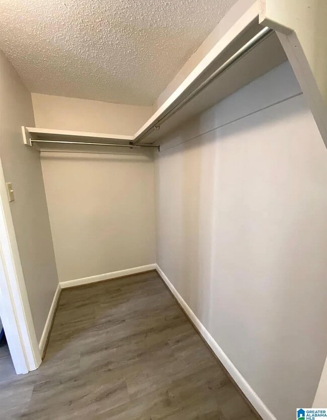 Building Photo - 3101 Lorna Rd