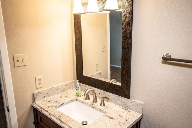 Building Photo - 14515 Wunderlich Dr