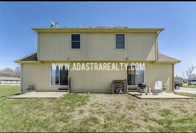 Building Photo - Spacious 3 Bed/2.5 Duplex in Louisburg-Available NOW!!