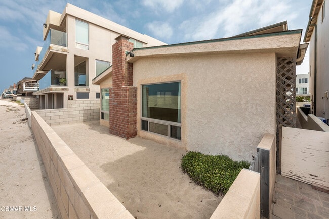 Building Photo - 1813 Ocean Dr