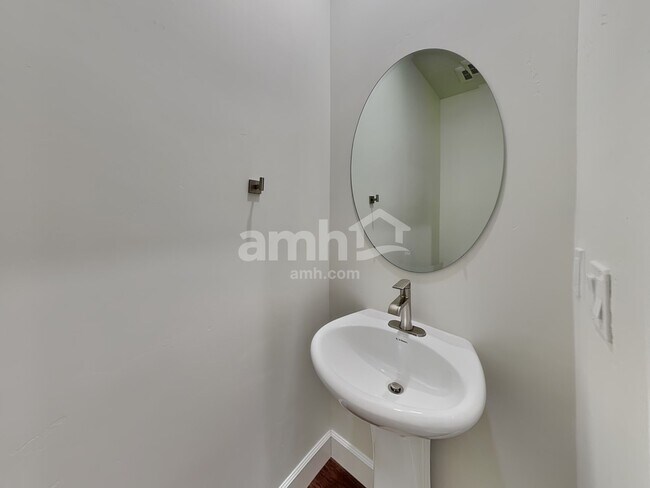 Building Photo - 11128 S Seagrass Dr