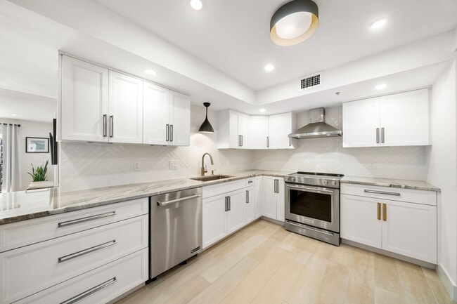 Building Photo - 1201 S Ocean Dr