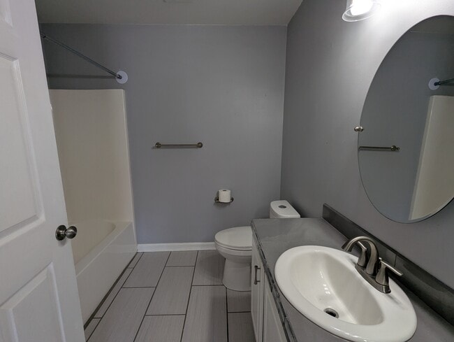 Building Photo - 806 Pelham Square Way