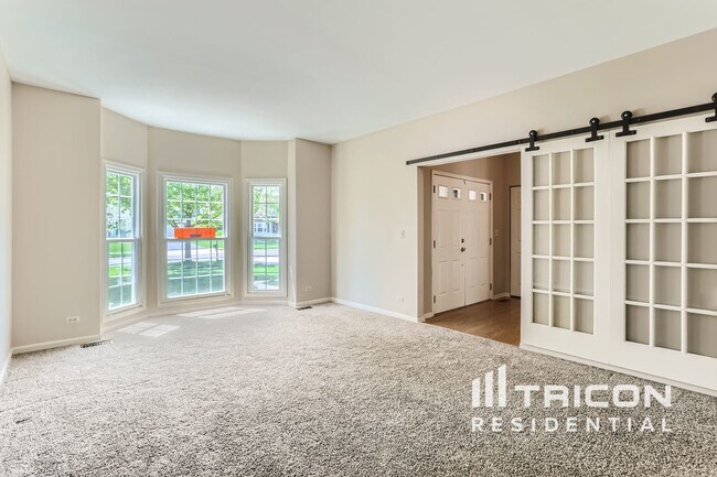 Building Photo - 1720 Westbury Dr