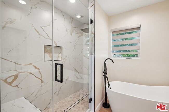 Building Photo - 5131 Campo Rd