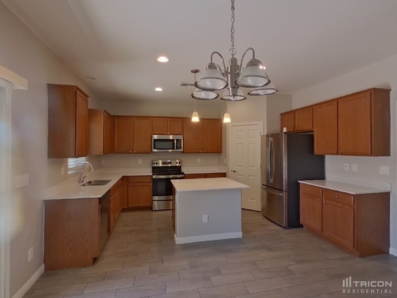 Building Photo - 5711 W Milada Dr