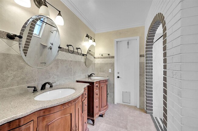 Building Photo - 1361 SW 26th Ave