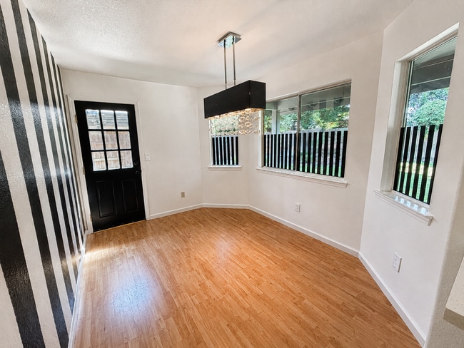 Building Photo - 8036 Glenbar Way