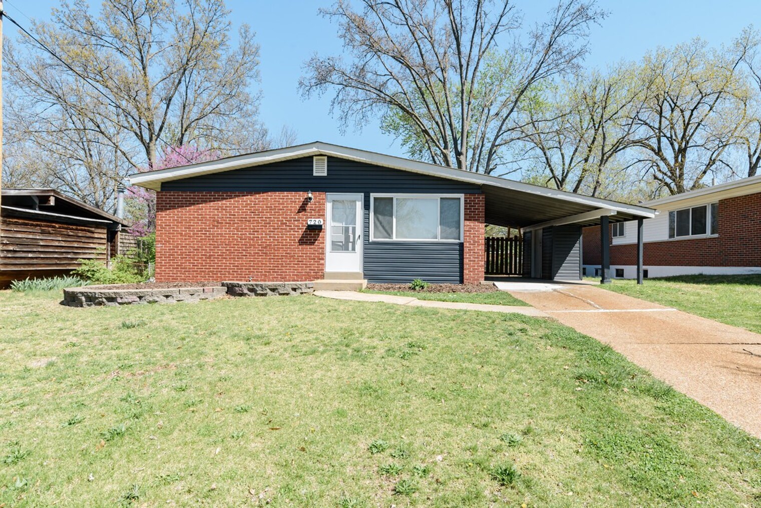 Building Photo - 620 St Bernard Dr