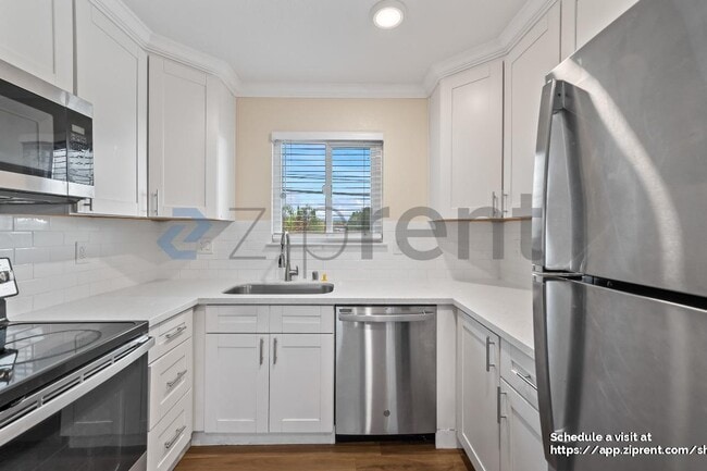 Building Photo - 523 Page St