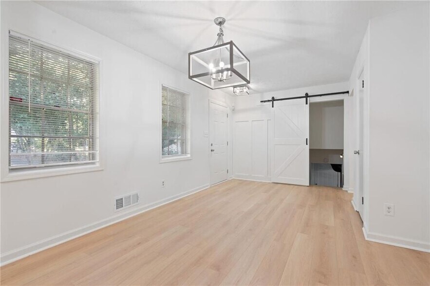 Building Photo - 920 Kings Ct