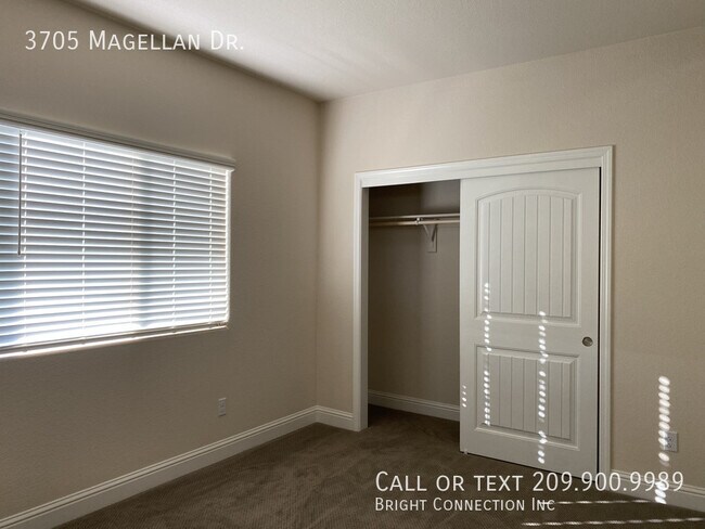 Building Photo - 3705 Magellan Dr