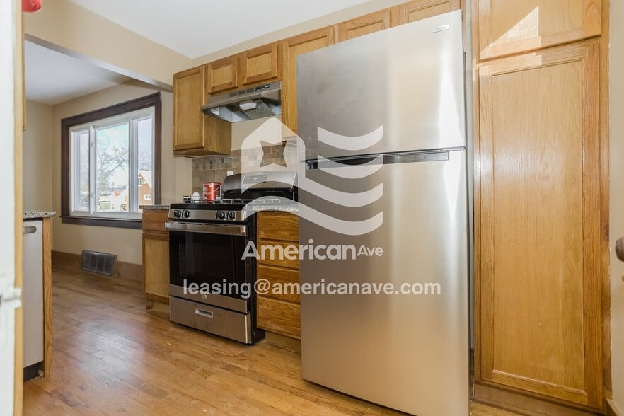 Building Photo - 4151 Coolidge Ave