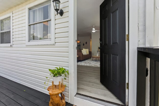 Building Photo - 2401 Gordon St