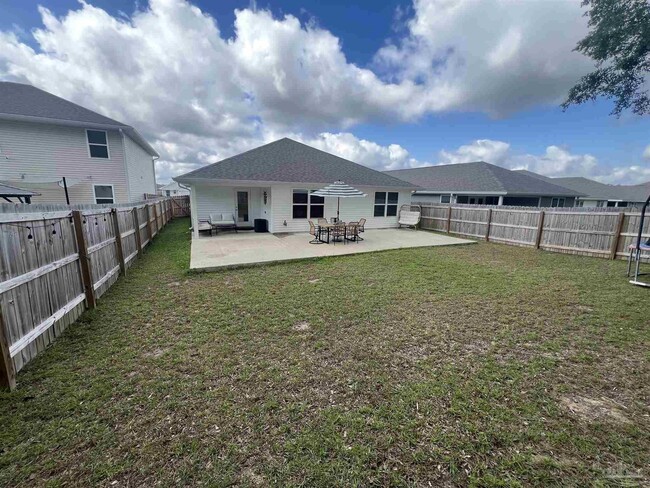 Building Photo - 5253 Peach Dr