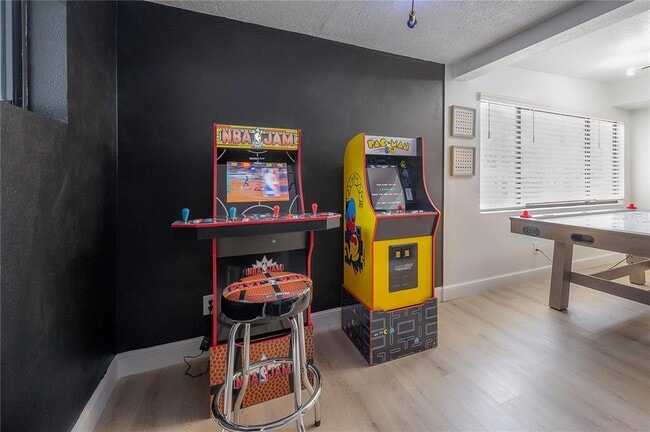 Building Photo - 4316 S Lois Ave