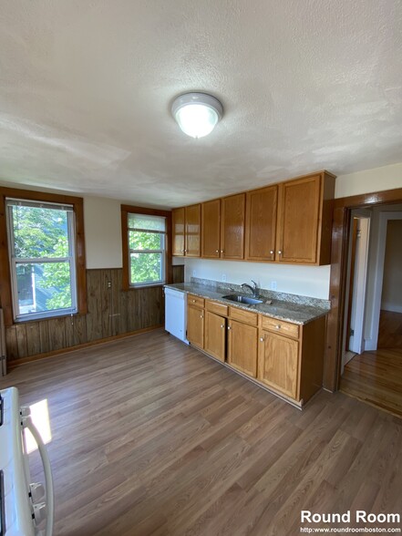 Building Photo - 51 Aldie St