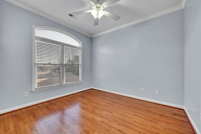 Building Photo - 3105 Vintage Way