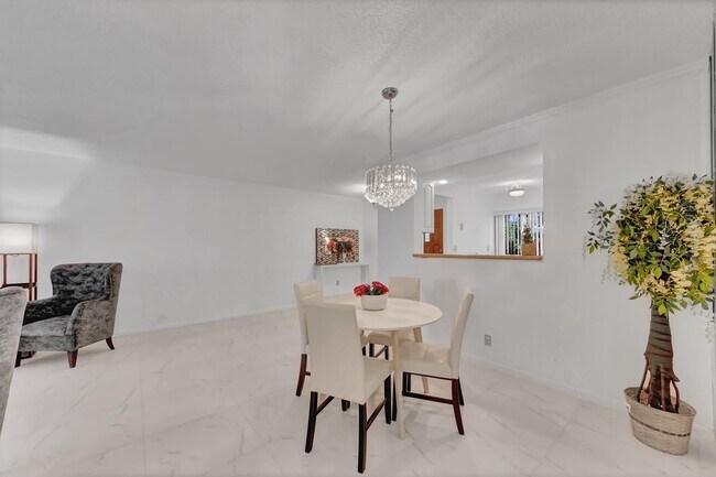 Building Photo - 7844 La Mirada Dr