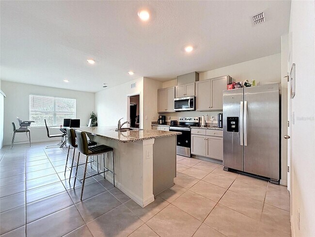 Building Photo - 1880 Basenji Dr