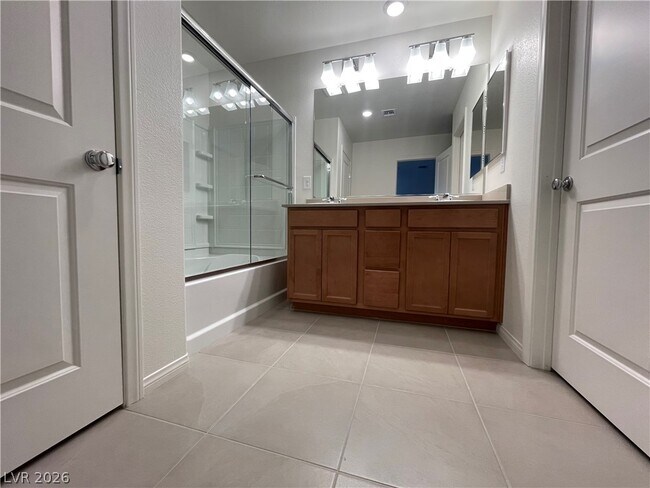 Building Photo - 9953 Cluny Ave