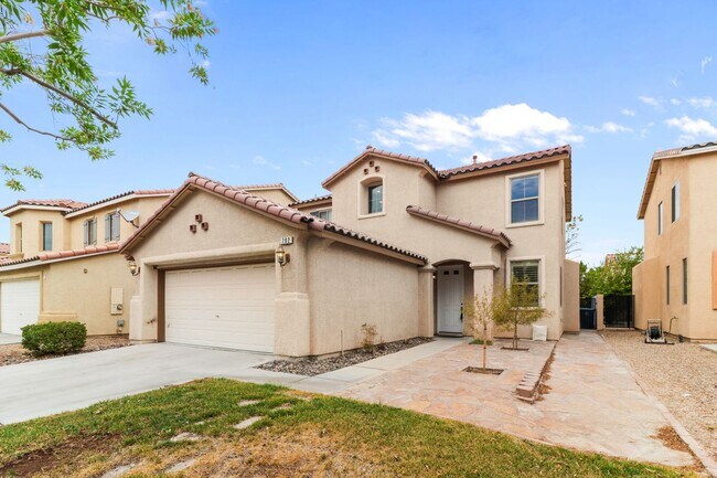 Building Photo - SE!! Pebble and Pollock!! Crystal Springs!...