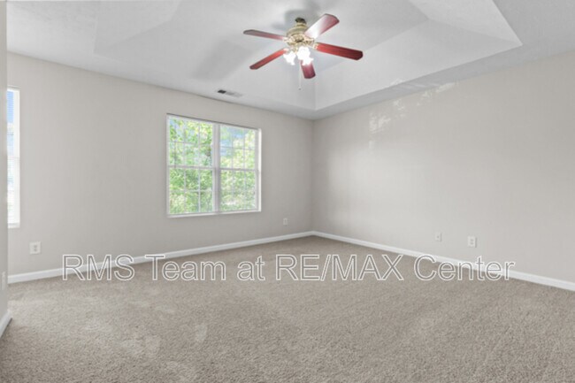 Building Photo - 2284 Oakland Spring Dr