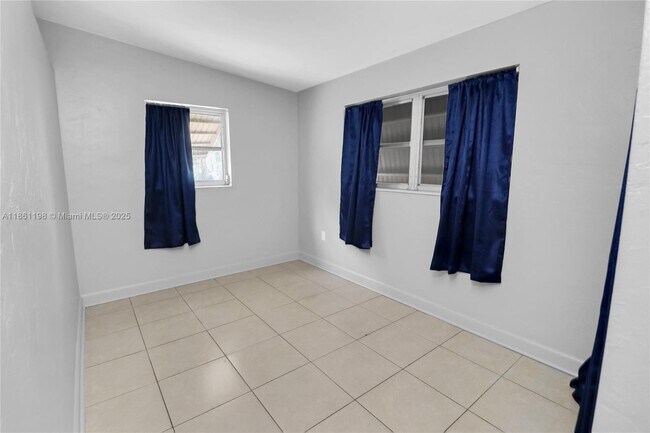 Building Photo - 272 NW 30th Terrace