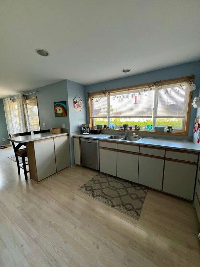 Building Photo - 3 Bd., 2 Ba., in Birch Bay Sea Links Gated Community