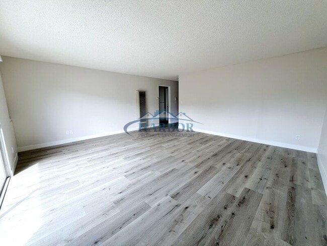 Building Photo - 2315 S Grand Ave