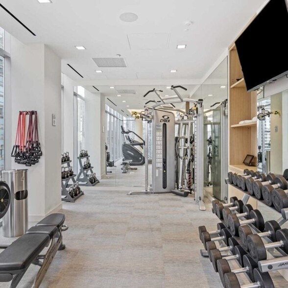 Building Photo - 48 E Huron St