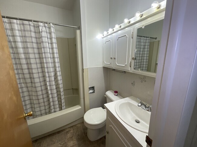 Building Photo - 40 S Bedford St