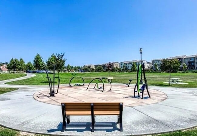 Building Photo - Beautiful Springville Community Home with Solar & Designer Finishes