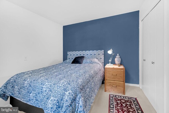 Building Photo - 2708 N Kensington St