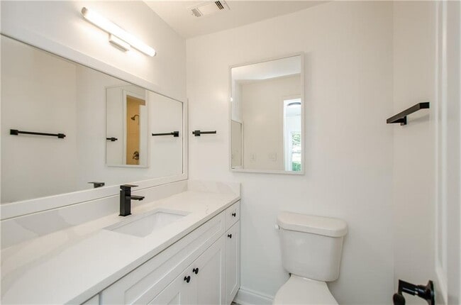 Building Photo - 4244 Lindsey Dr