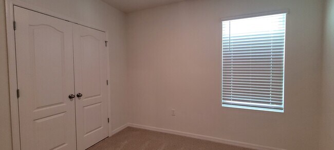 Building Photo - 316 Pelham Park Dr