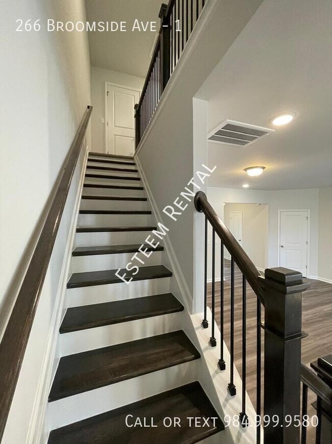Building Photo - 266 Broomside Ave