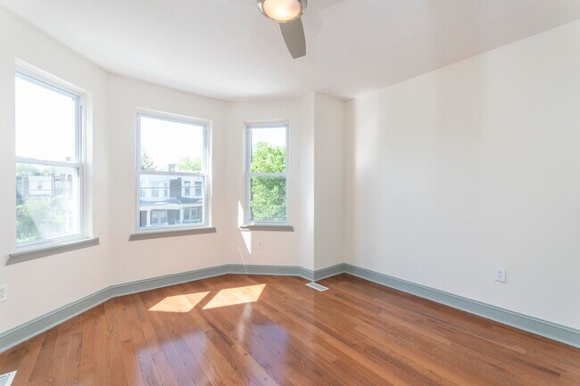 Building Photo - 5937 Catharine St