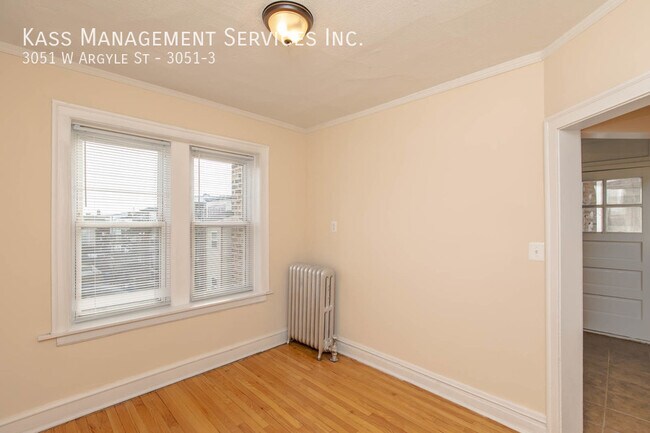 Building Photo - 3051 W Argyle St