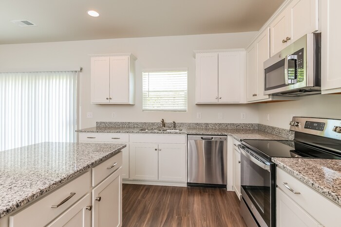 Building Photo - 261 Clydesdale Cir