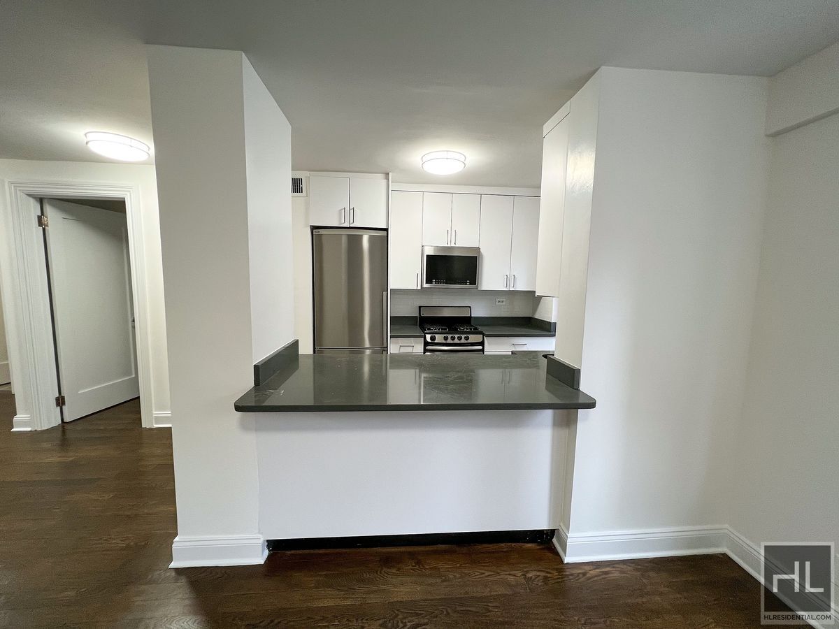 Building Photo - EAST 56 STREET