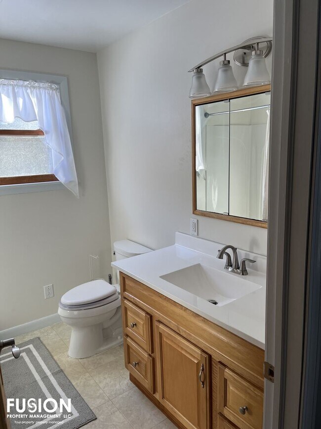 Building Photo - Fully Furnished Rental w/Steam Room & Sauna!