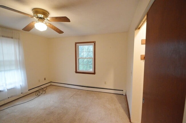 Building Photo - Holden: 2 Bed 1 Bath, Heat & Hot Water Inc...