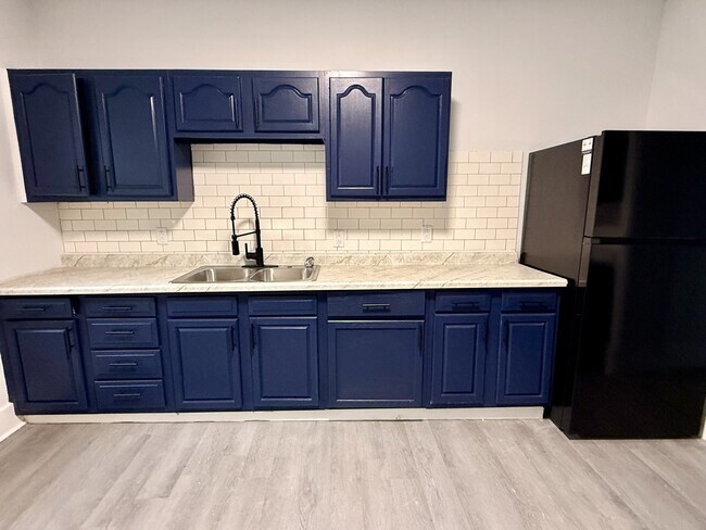 Building Photo - 1126 N Morrison St