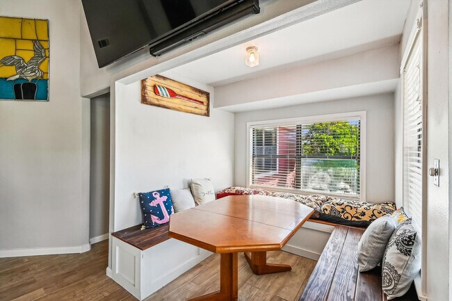 Building Photo - 2340 Grand Oaks Ln