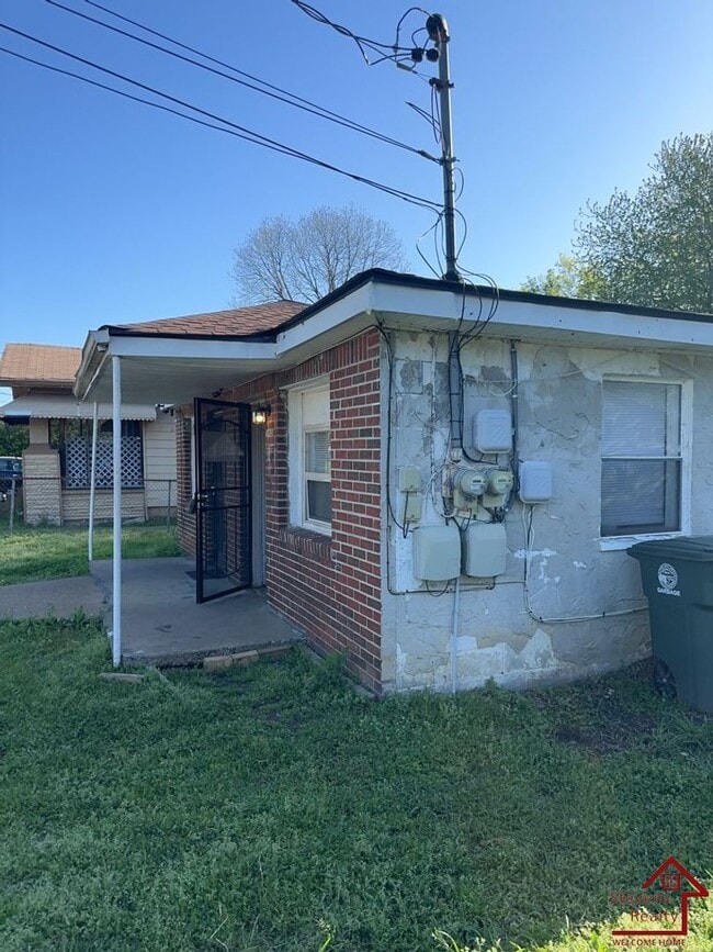 Building Photo - 4020 Kirkland Ave