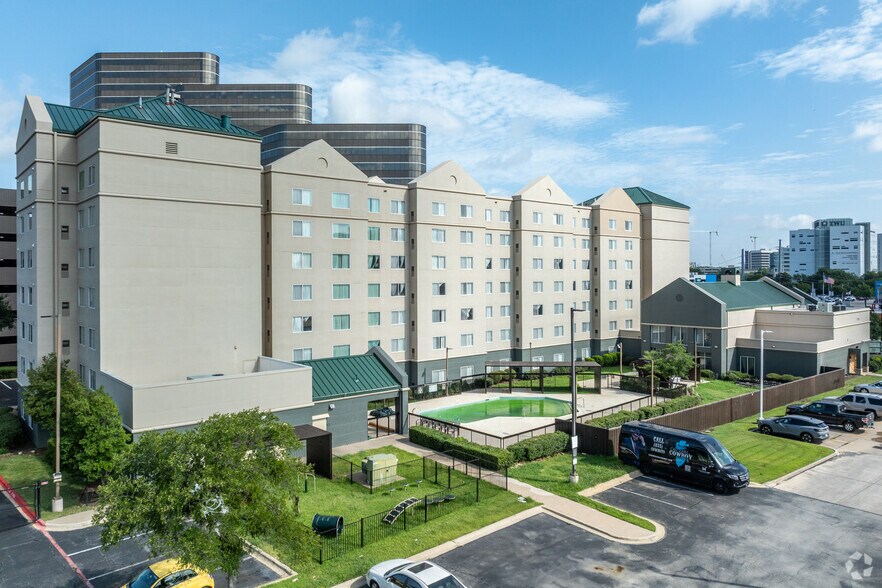 Building Photo - The Ainsley