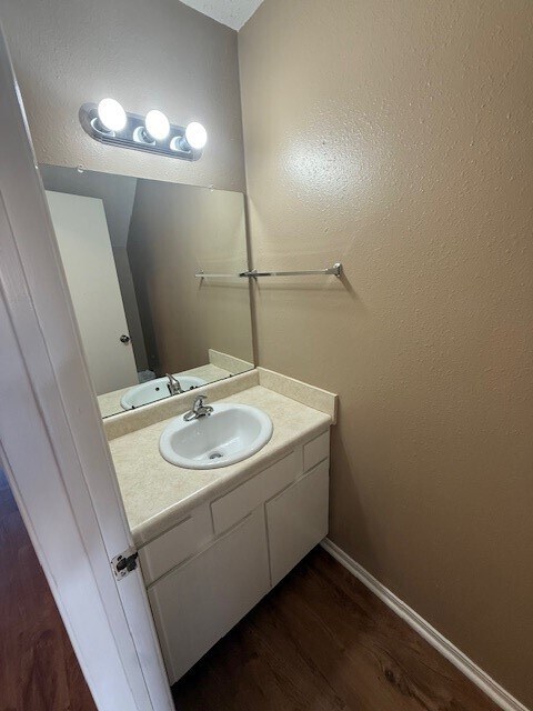 Building Photo - 782 N Storer Ave