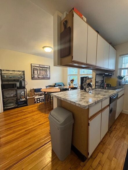 Building Photo - 33 Hammond Pond Pky