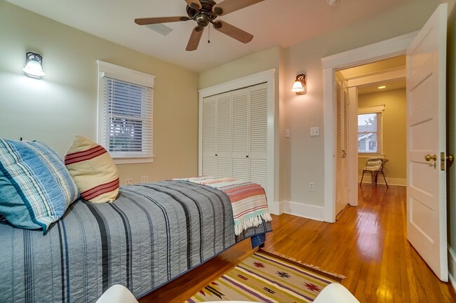 Building Photo - 3131 E Corto Pl